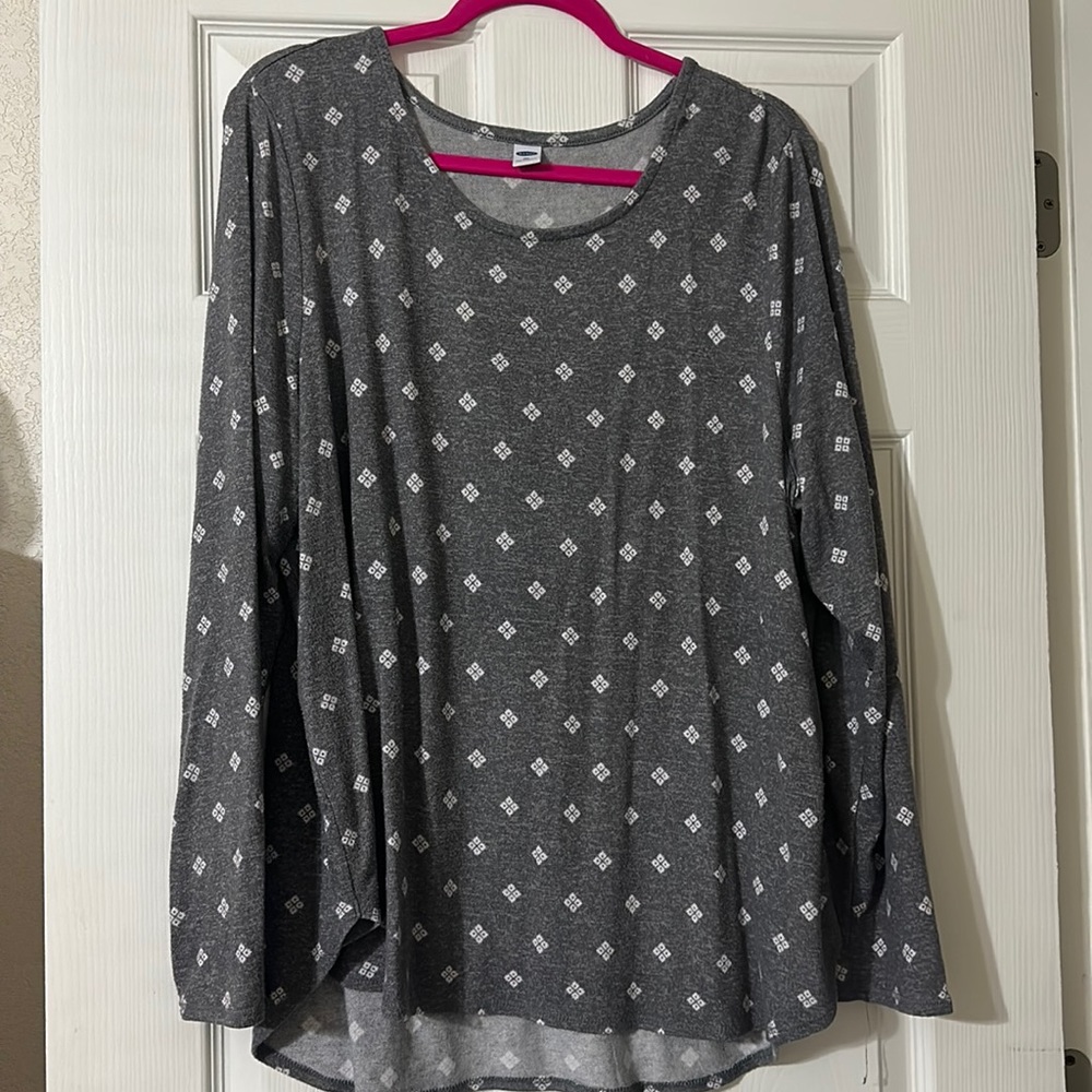 Grey and white light weight sweater